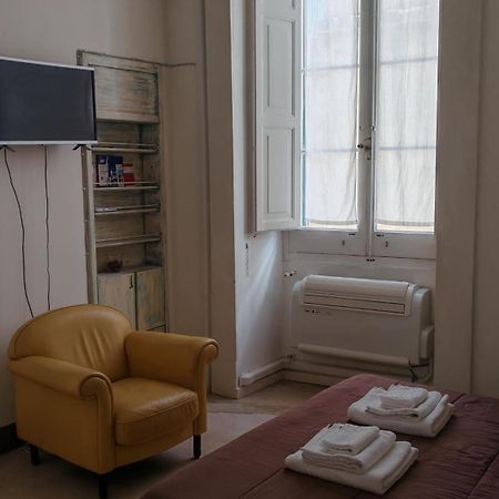 Dimora San Leucio Acomodação com café da manhã Lecce Exterior foto